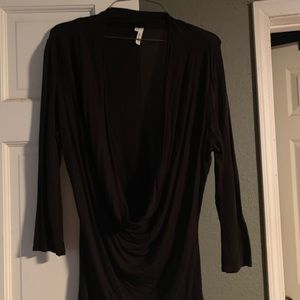 3/4 sleeve with draped neck